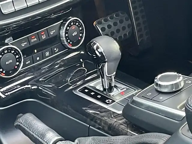 メルセデス・ベンツ ゲレンデヴァーゲン Ｇ３５０ｄ 静岡県 2018(平30)年 5.2万km タンザナイトブルー 後期モデル/ラグジュアリーパッケージ/ブラックレザーシート シートヒーター /CommandシステムHDDナビフルセグTV Bluetooth CarPlay対応/バックカメラ/harman/kardonサラウンド/サンルーフ/アクティブクルーズコントロール/ブラインドスポットモニター/背面タイヤ/キーレス/DSRCETC