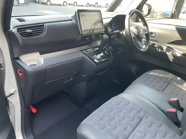 三菱 デリカミニ T プレミアム 滋賀県 2025(令7)年 0.1千km アイボリー 未使用車/純正9型ディスプレイオーディオ/Bluetooth/AppleCarPlay/AndoroidAuto/全方位カメラ/両側電動スライド/ハーフレザー/MI-PILOT/クリアランスソナー/LEDヘッドライト/オートライト/オートハイビーム/レーンキープ/シートヒーター（D/N）/ステアリングヒーター/衝突軽減/ヒルディセントコントロール/電動パーキングブレーキ/オートブレーキホールド/DiM/パドルシフト/プッシュスタート/スマートキー/ステアリングリモコン