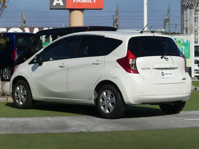 日産 ノート X DIG－S 千葉県 2015(平27)年 2.4万km ブリリアントホワイトパール エマージェンシーブレーキ/純正SDナビ/地デジTV/【DVD/CD再生機能　Bluetooth接続】/アラウンドビューモニター/ドライブレコーダー/ETC/ウインカーミラー/コーナーセンサー/インテリジェントキー