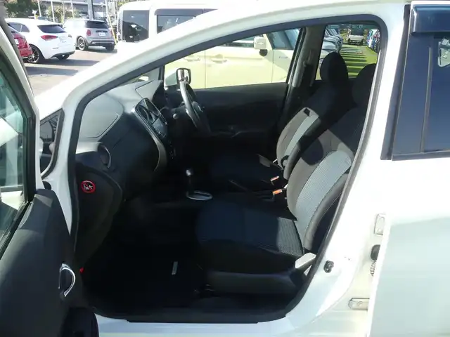 日産 ノート X DIG－S 千葉県 2015(平27)年 2.4万km ブリリアントホワイトパール エマージェンシーブレーキ/純正SDナビ/地デジTV/【DVD/CD再生機能　Bluetooth接続】/アラウンドビューモニター/ドライブレコーダー/ETC/ウインカーミラー/コーナーセンサー/インテリジェントキー