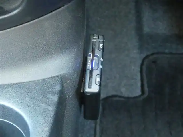 日産 ノート X DIG－S 千葉県 2015(平27)年 2.4万km ブリリアントホワイトパール エマージェンシーブレーキ/純正SDナビ/地デジTV/【DVD/CD再生機能　Bluetooth接続】/アラウンドビューモニター/ドライブレコーダー/ETC/ウインカーミラー/コーナーセンサー/インテリジェントキー