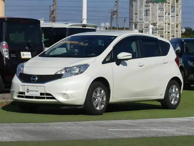 日産 ノート X DIG－S 千葉県 2015(平27)年 2.4万km ブリリアントホワイトパール エマージェンシーブレーキ/純正SDナビ/地デジTV/【DVD/CD再生機能　Bluetooth接続】/アラウンドビューモニター/ドライブレコーダー/ETC/ウインカーミラー/コーナーセンサー/インテリジェントキー