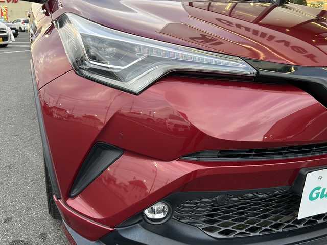 トヨタ Ｃ－ＨＲ 茨城県 2018(平30)年 0.7万km 赤 純正SDナビ(フルセグTV/Bluetooth/バックカメラ)/ETC2.0/ドライブレコーダー/アダプティブクルーズコントロール/横滑り防止装置/コーナーセンサー/レーンキープアシスト/LEDオートライト/オートマチックハイビーム/シートヒーター/純正フロアマット/スマートキー/カーテンエアバッグ/冷房AAC