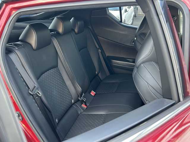 トヨタ Ｃ－ＨＲ 茨城県 2018(平30)年 0.7万km 赤 純正SDナビ(フルセグTV/Bluetooth/バックカメラ)/ETC2.0/ドライブレコーダー/アダプティブクルーズコントロール/横滑り防止装置/コーナーセンサー/レーンキープアシスト/LEDオートライト/オートマチックハイビーム/シートヒーター/純正フロアマット/スマートキー/カーテンエアバッグ/冷房AAC
