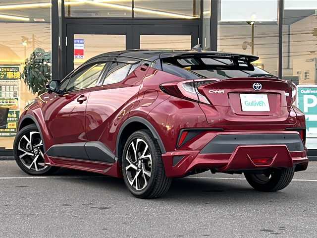トヨタ Ｃ－ＨＲ 茨城県 2018(平30)年 0.7万km 赤 純正SDナビ(フルセグTV/Bluetooth/バックカメラ)/ETC2.0/ドライブレコーダー/アダプティブクルーズコントロール/横滑り防止装置/コーナーセンサー/レーンキープアシスト/LEDオートライト/オートマチックハイビーム/シートヒーター/純正フロアマット/スマートキー/カーテンエアバッグ/冷房AAC