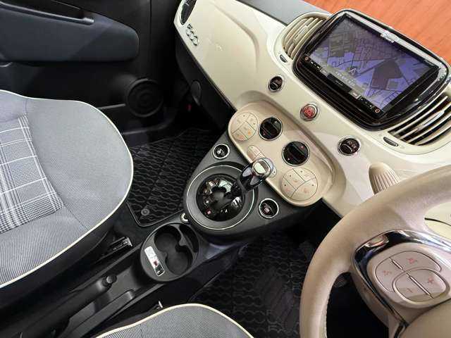 フィアット ５００ ツインエア ラウンジ 千葉県 2019(令1)年 3.3万km 白 ガラスルーフ　/１オーナー　/メモリーナビ　/バックカメラ　/フルセグＴＶ　/ＣＤ　/ＤＶＤ再生　/Ｂｌｕｅｔｏｏｔｈ　/キセノンヘッドライト　/純正１５インチＡＷ