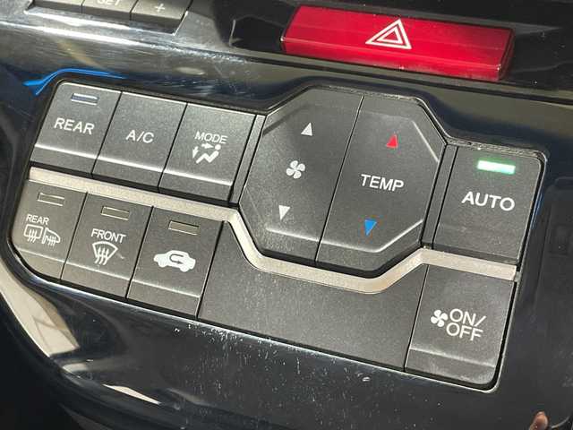 ホンダ ステップワゴン スパーダ Z クールスピリット 神奈川県 2014(平26)年 8.7万km プレミアムスパークルブラックパール 純正8インチインターナビ/Bluetooth・CD・DVD・フルセグTV/ナビ専用スペシャルパッケージ/純正後席専用モニター/両側パワースライドドア/バックカメラ/ハーフレザーシート/クルーズコントロール/スマートキー/スペアキー1本/ビルトインETC/純正フロアマット/アイドリングストップ/純正17インチアルミホイール/HIDヘッドライト/横滑り防止装置/盗難防止装置