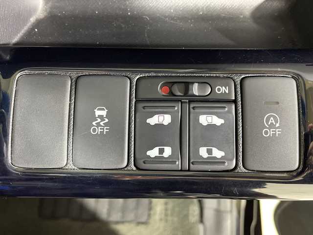 ホンダ ステップワゴン スパーダ Z クールスピリット 神奈川県 2014(平26)年 8.7万km プレミアムスパークルブラックパール 純正8インチインターナビ/Bluetooth・CD・DVD・フルセグTV/ナビ専用スペシャルパッケージ/純正後席専用モニター/両側パワースライドドア/バックカメラ/ハーフレザーシート/クルーズコントロール/スマートキー/スペアキー1本/ビルトインETC/純正フロアマット/アイドリングストップ/純正17インチアルミホイール/HIDヘッドライト/横滑り防止装置/盗難防止装置