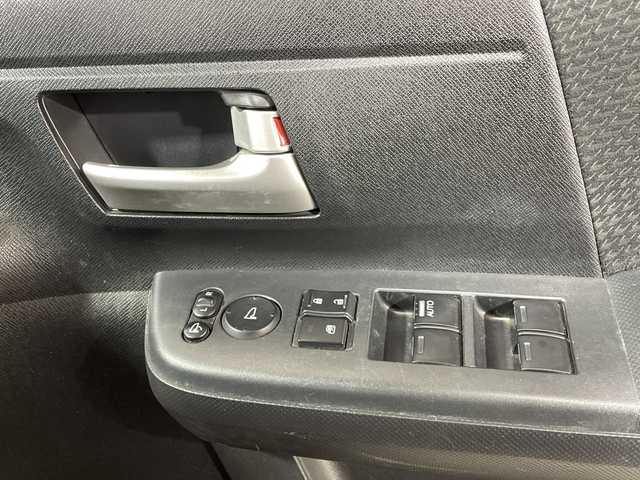 ホンダ ステップワゴン スパーダ Z クールスピリット 神奈川県 2014(平26)年 8.7万km プレミアムスパークルブラックパール 純正8インチインターナビ/Bluetooth・CD・DVD・フルセグTV/ナビ専用スペシャルパッケージ/純正後席専用モニター/両側パワースライドドア/バックカメラ/ハーフレザーシート/クルーズコントロール/スマートキー/スペアキー1本/ビルトインETC/純正フロアマット/アイドリングストップ/純正17インチアルミホイール/HIDヘッドライト/横滑り防止装置/盗難防止装置