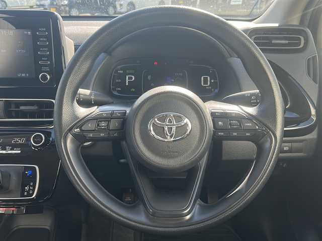 トヨタ アクア X 三重県 2022(令4)年 5.7万km プラチナホワイトパールマイカ ディスプレイオーディオ/ETC/AC100V/USB給電/ステアスイッチ/スペアキー/クルーズコントロール/LEDオートライト/LEDルームランプ/トヨタセーフティーセンス/禁煙車