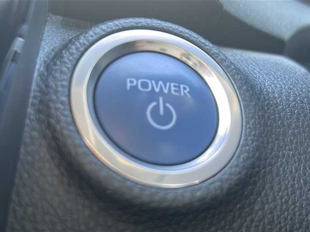 トヨタ アクア X 三重県 2022(令4)年 5.7万km プラチナホワイトパールマイカ ディスプレイオーディオ/ETC/AC100V/USB給電/ステアスイッチ/スペアキー/クルーズコントロール/LEDオートライト/LEDルームランプ/トヨタセーフティーセンス/禁煙車