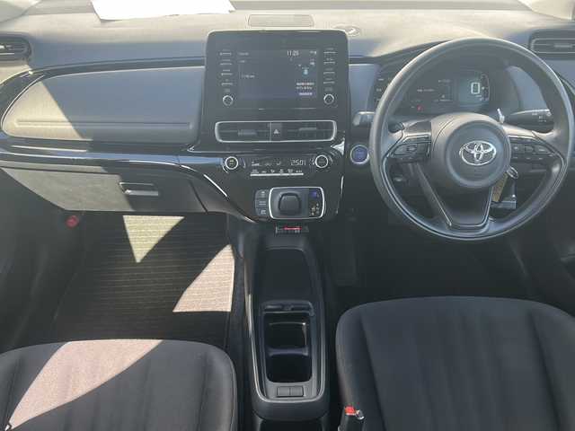 トヨタ アクア X 三重県 2022(令4)年 5.7万km プラチナホワイトパールマイカ ディスプレイオーディオ/ETC/AC100V/USB給電/ステアスイッチ/スペアキー/クルーズコントロール/LEDオートライト/LEDルームランプ/トヨタセーフティーセンス/禁煙車