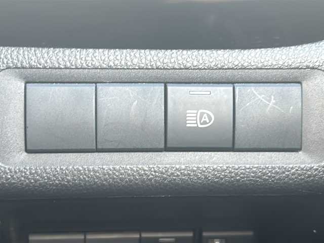 トヨタ アクア X 三重県 2022(令4)年 5.7万km プラチナホワイトパールマイカ ディスプレイオーディオ/ETC/AC100V/USB給電/ステアスイッチ/スペアキー/クルーズコントロール/LEDオートライト/LEDルームランプ/トヨタセーフティーセンス/禁煙車