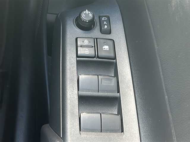 トヨタ アクア X 三重県 2022(令4)年 5.7万km プラチナホワイトパールマイカ ディスプレイオーディオ/ETC/AC100V/USB給電/ステアスイッチ/スペアキー/クルーズコントロール/LEDオートライト/LEDルームランプ/トヨタセーフティーセンス/禁煙車