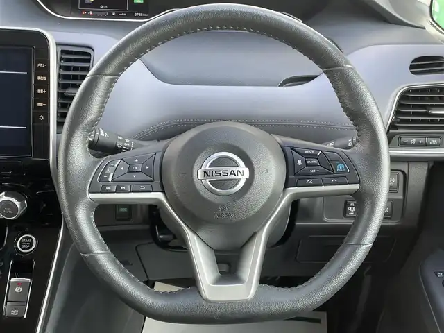 日産 セレナ ハイウェイスター V 兵庫県 2022(令4)年 3.8万km ブリリアントホワイトパール 2トーン 純正１０インチナビ/後席モニター（フリップダウン）/両側パワースライドドア/プロパイロット/Bluetooth接続/バックカメラ/純正フロアマット/純正アルミホイール/ハンズフリー/ビルトインETC/エマージェンシーブレーキ/LEDヘッドライト/オートホールド/USB入力端子/前方ドライブレコーダー/スイッチスタート/フルセグTV