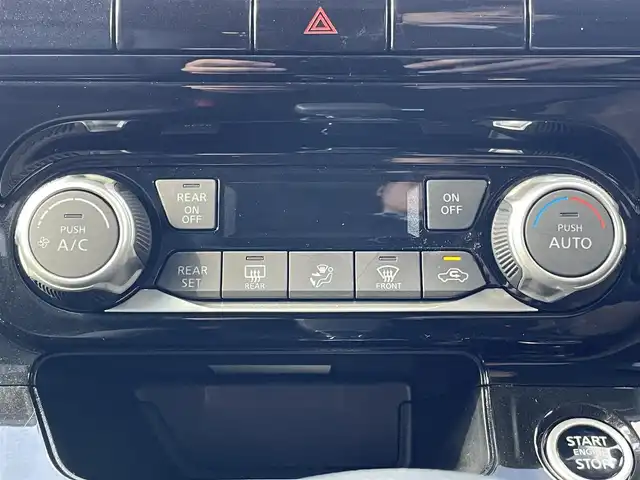 日産 セレナ ハイウェイスター V 兵庫県 2022(令4)年 3.8万km ブリリアントホワイトパール 2トーン 純正１０インチナビ/後席モニター（フリップダウン）/両側パワースライドドア/プロパイロット/Bluetooth接続/バックカメラ/純正フロアマット/純正アルミホイール/ハンズフリー/ビルトインETC/エマージェンシーブレーキ/LEDヘッドライト/オートホールド/USB入力端子/前方ドライブレコーダー/スイッチスタート/フルセグTV