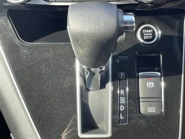 日産 セレナ ハイウェイスター V 兵庫県 2022(令4)年 3.8万km ブリリアントホワイトパール 2トーン 純正１０インチナビ/後席モニター（フリップダウン）/両側パワースライドドア/プロパイロット/Bluetooth接続/バックカメラ/純正フロアマット/純正アルミホイール/ハンズフリー/ビルトインETC/エマージェンシーブレーキ/LEDヘッドライト/オートホールド/USB入力端子/前方ドライブレコーダー/スイッチスタート/フルセグTV