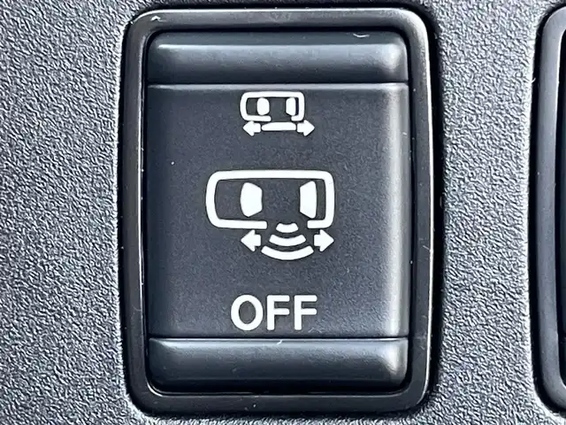 日産 セレナ ハイウェイスター V 兵庫県 2022(令4)年 3.8万km ブリリアントホワイトパール 2トーン 純正１０インチナビ/後席モニター（フリップダウン）/両側パワースライドドア/プロパイロット/Bluetooth接続/バックカメラ/純正フロアマット/純正アルミホイール/ハンズフリー/ビルトインETC/エマージェンシーブレーキ/LEDヘッドライト/オートホールド/USB入力端子/前方ドライブレコーダー/スイッチスタート/フルセグTV