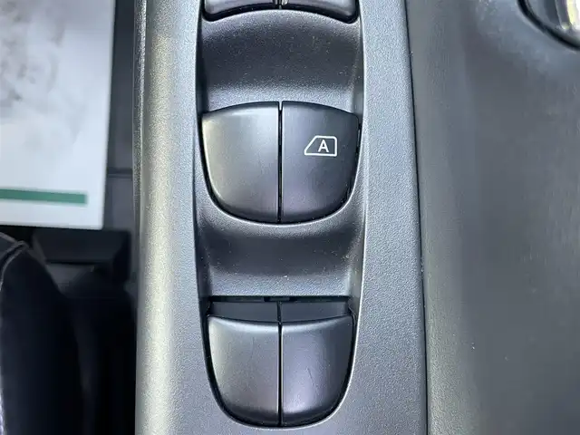 日産 セレナ ハイウェイスター V 兵庫県 2022(令4)年 3.8万km ブリリアントホワイトパール 2トーン 純正１０インチナビ/後席モニター（フリップダウン）/両側パワースライドドア/プロパイロット/Bluetooth接続/バックカメラ/純正フロアマット/純正アルミホイール/ハンズフリー/ビルトインETC/エマージェンシーブレーキ/LEDヘッドライト/オートホールド/USB入力端子/前方ドライブレコーダー/スイッチスタート/フルセグTV