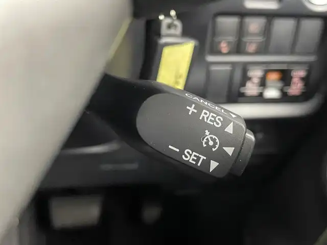 トヨタ ノア 埼玉県 2019(令1)年 5万km ブラック Toyota Safety Sense/　・プリクラッシュセーフティ/　・レーントレーシングアシスト/　・クルーズコントロール/　・オートマチックハイビーム/純正10インチT-Connectナビ（NSZN-Z68T）/　DTV/CD/DVD/BT/USB/HDMI/SD/SDREC/両側パワースライドドア/バックカメラ/フリップダウンモニター/TRC（トラクションコントロール）/アイドリングストップ/社外前後ドライブレコーダー（ZDR 026）/ビルトインETC/エンジンスタートボタン/スマートキー/スペアキー/純正LEDヘッドライト/オートライト/純正アルミホイール