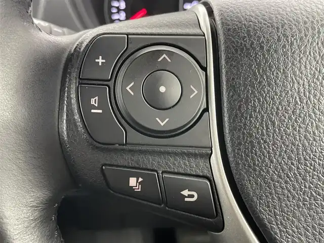 トヨタ ノア 埼玉県 2019(令1)年 5万km ブラック Toyota Safety Sense/　・プリクラッシュセーフティ/　・レーントレーシングアシスト/　・クルーズコントロール/　・オートマチックハイビーム/純正10インチT-Connectナビ（NSZN-Z68T）/　DTV/CD/DVD/BT/USB/HDMI/SD/SDREC/両側パワースライドドア/バックカメラ/フリップダウンモニター/TRC（トラクションコントロール）/アイドリングストップ/社外前後ドライブレコーダー（ZDR 026）/ビルトインETC/エンジンスタートボタン/スマートキー/スペアキー/純正LEDヘッドライト/オートライト/純正アルミホイール