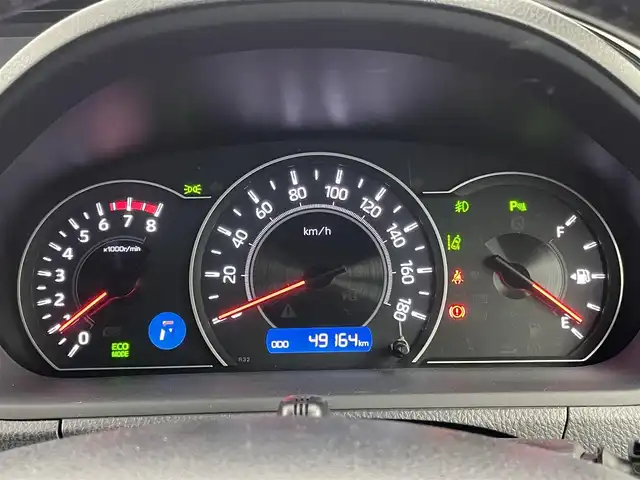 トヨタ ノア 埼玉県 2019(令1)年 5万km ブラック Toyota Safety Sense/　・プリクラッシュセーフティ/　・レーントレーシングアシスト/　・クルーズコントロール/　・オートマチックハイビーム/純正10インチT-Connectナビ（NSZN-Z68T）/　DTV/CD/DVD/BT/USB/HDMI/SD/SDREC/両側パワースライドドア/バックカメラ/フリップダウンモニター/TRC（トラクションコントロール）/アイドリングストップ/社外前後ドライブレコーダー（ZDR 026）/ビルトインETC/エンジンスタートボタン/スマートキー/スペアキー/純正LEDヘッドライト/オートライト/純正アルミホイール