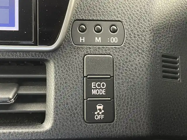 トヨタ ノア 埼玉県 2019(令1)年 5万km ブラック Toyota Safety Sense/　・プリクラッシュセーフティ/　・レーントレーシングアシスト/　・クルーズコントロール/　・オートマチックハイビーム/純正10インチT-Connectナビ（NSZN-Z68T）/　DTV/CD/DVD/BT/USB/HDMI/SD/SDREC/両側パワースライドドア/バックカメラ/フリップダウンモニター/TRC（トラクションコントロール）/アイドリングストップ/社外前後ドライブレコーダー（ZDR 026）/ビルトインETC/エンジンスタートボタン/スマートキー/スペアキー/純正LEDヘッドライト/オートライト/純正アルミホイール