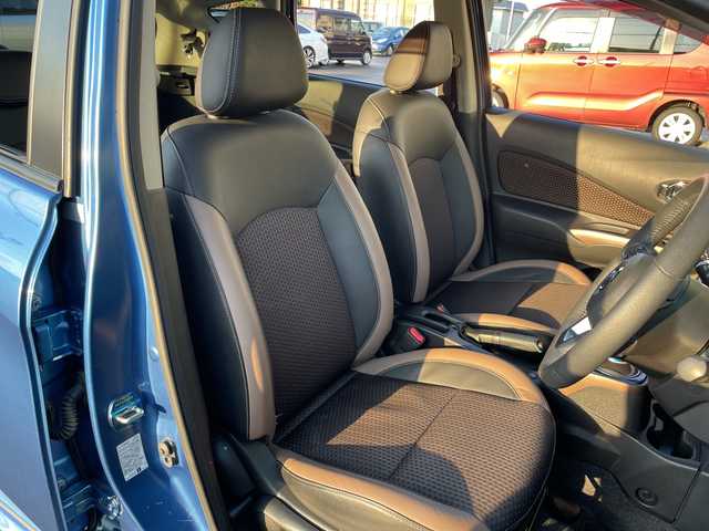 日産 ノート e－パワー メダリスト FOUR 道央・札幌 2019(平31)年 7.6万km シャイニングブルー ・４WD/・純正メモリナビ/ＢＴ・ＳＤ・ＣＤ・ＤＶＤ・フルセグ・ラジオ・ＡＵＸ/・衝突被害軽減システム/・アラウンドビュー/・バック・サイドカメラ/・レーンキープアシスト/・横滑り防止装置/・レーダークルーズ/・コーナーセンサー/・車両接近通報装置/・デジタルインナーミラー/・純正エンジンスターター/・ドライブレコーダー/・ETC/・LEDヘッドライト/・フォグランプ/・スペアキー