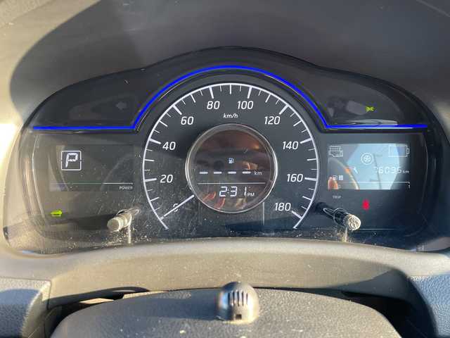 日産 ノート e－パワー メダリスト FOUR 道央・札幌 2019(平31)年 7.6万km シャイニングブルー ・４WD/・純正メモリナビ/ＢＴ・ＳＤ・ＣＤ・ＤＶＤ・フルセグ・ラジオ・ＡＵＸ/・衝突被害軽減システム/・アラウンドビュー/・バック・サイドカメラ/・レーンキープアシスト/・横滑り防止装置/・レーダークルーズ/・コーナーセンサー/・車両接近通報装置/・デジタルインナーミラー/・純正エンジンスターター/・ドライブレコーダー/・ETC/・LEDヘッドライト/・フォグランプ/・スペアキー