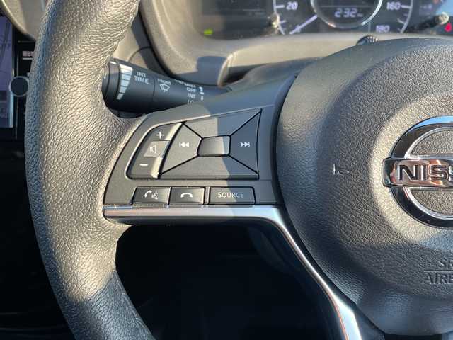 日産 ノート e－パワー メダリスト FOUR 道央・札幌 2019(平31)年 7.6万km シャイニングブルー ・４WD/・純正メモリナビ/ＢＴ・ＳＤ・ＣＤ・ＤＶＤ・フルセグ・ラジオ・ＡＵＸ/・衝突被害軽減システム/・アラウンドビュー/・バック・サイドカメラ/・レーンキープアシスト/・横滑り防止装置/・レーダークルーズ/・コーナーセンサー/・車両接近通報装置/・デジタルインナーミラー/・純正エンジンスターター/・ドライブレコーダー/・ETC/・LEDヘッドライト/・フォグランプ/・スペアキー