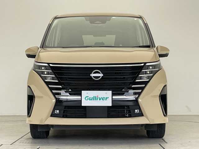 日産 セレナ ハイウェイスター V 愛知県 2022(令4)年 3.2万km 茶 純正10型ディスプレイオーディオナビ/両側パワースライドドア/プロパイロット/全方位カメラ/レーダークルーズコントロール/シートヒーター/コーナーセンサー/純正アルミホイール/ETC2.0/ブラインドスポットモニター/LEDヘッドライト/リアオートエアコン/インテリジェントミラー/レーンキープアシスト/ステアリングヒーター/オートマチックハイビーム/ワイヤレス充電機/衝突軽減システム/フルセグ/Bluetooth/ステアリングスイッチ/スマートキー/プッシュスタート