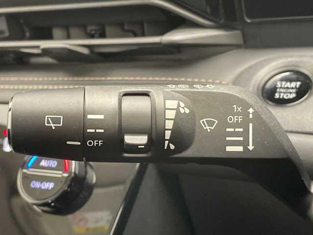 日産 セレナ ハイウェイスター V 愛知県 2022(令4)年 3.2万km 茶 純正10型ディスプレイオーディオナビ/両側パワースライドドア/プロパイロット/全方位カメラ/レーダークルーズコントロール/シートヒーター/コーナーセンサー/純正アルミホイール/ETC2.0/ブラインドスポットモニター/LEDヘッドライト/リアオートエアコン/インテリジェントミラー/レーンキープアシスト/ステアリングヒーター/オートマチックハイビーム/ワイヤレス充電機/衝突軽減システム/フルセグ/Bluetooth/ステアリングスイッチ/スマートキー/プッシュスタート