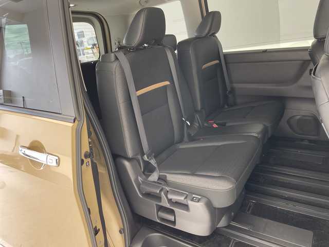 日産 セレナ ハイウェイスター V 愛知県 2022(令4)年 3.2万km 茶 純正10型ディスプレイオーディオナビ/両側パワースライドドア/プロパイロット/全方位カメラ/レーダークルーズコントロール/シートヒーター/コーナーセンサー/純正アルミホイール/ETC2.0/ブラインドスポットモニター/LEDヘッドライト/リアオートエアコン/インテリジェントミラー/レーンキープアシスト/ステアリングヒーター/オートマチックハイビーム/ワイヤレス充電機/衝突軽減システム/フルセグ/Bluetooth/ステアリングスイッチ/スマートキー/プッシュスタート