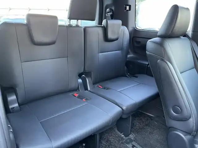 トヨタ エスクァイア ハイブリッド Gi ブラックテーラード 兵庫県 2016(平28)年 12.6万km スパークリングブラックパールクリスタルシャイン (株)IDOMが運営する【じしゃロン西宮店】の自社ローン対象車両になります。こちらは現金ご利用時の価格です。/自社ローンご希望の方は別途その旨お申付け下さい。/＊ETC/＊バックカメラ/＊パワステ/＊パワーウィンドウ/＊クルーズコントロールあり/＊純正10インチナビ/＊ドラレコあり/＊レザーシート/＊シートヒーター/＊エアシート/＊両側パワステ/＊横滑り防止装置/＊レーンキープアシスト/＊オートライト/＊衝突被害軽減システム