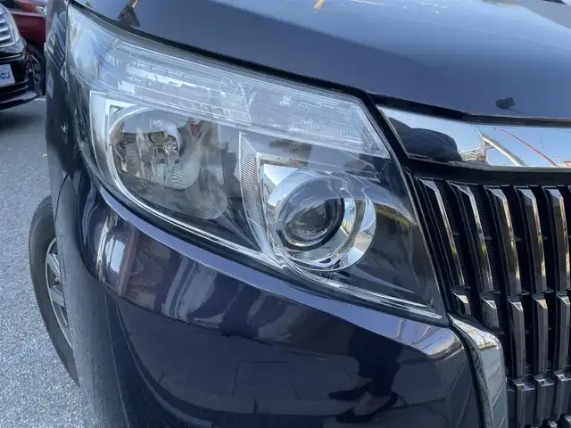 トヨタ エスクァイア ハイブリッド Gi ブラックテーラード 兵庫県 2016(平28)年 12.6万km スパークリングブラックパールクリスタルシャイン (株)IDOMが運営する【じしゃロン西宮店】の自社ローン対象車両になります。こちらは現金ご利用時の価格です。/自社ローンご希望の方は別途その旨お申付け下さい。/＊ETC/＊バックカメラ/＊パワステ/＊パワーウィンドウ/＊クルーズコントロールあり/＊純正10インチナビ/＊ドラレコあり/＊レザーシート/＊シートヒーター/＊エアシート/＊両側パワステ/＊横滑り防止装置/＊レーンキープアシスト/＊オートライト/＊衝突被害軽減システム