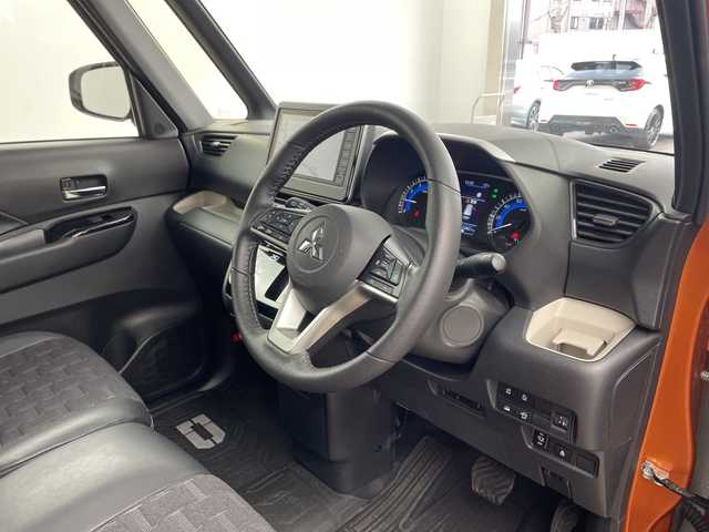 三菱 デリカミニ G プレミアム 兵庫県 2024(令6)年 2.5万km オレンジⅡ ・ワンオーナー車/・マイパイロット/・衝突軽減ブレーキ/・レーダークルーズコントロール/・衝突軽減ブレーキ/・車線逸脱警報/・車線逸脱防止支援/・速度道路標識表示/・先行車発進お知らせ/・オートマチックハイビーム/・純正9インチナビ＆フルセグ＆BT＆USB/・全方位カメラ/・両側パワースライドドア（ハンズフリー機能付き）/・デジタルインナーミラー/・ハーフレザーシート/・前席シートヒーター/・ステアリングヒーター/・スマートキー/・プッシュスタート/・純正15インチアルミホイール/・LEDヘッドライト/・フォグ/・オートライト/・ルーフレール/・電子パーキング/・オートホールド