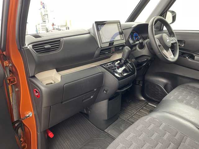 三菱 デリカミニ G プレミアム 兵庫県 2024(令6)年 2.5万km オレンジⅡ ・ワンオーナー車/・マイパイロット/・衝突軽減ブレーキ/・レーダークルーズコントロール/・衝突軽減ブレーキ/・車線逸脱警報/・車線逸脱防止支援/・速度道路標識表示/・先行車発進お知らせ/・オートマチックハイビーム/・純正9インチナビ＆フルセグ＆BT＆USB/・全方位カメラ/・両側パワースライドドア（ハンズフリー機能付き）/・デジタルインナーミラー/・ハーフレザーシート/・前席シートヒーター/・ステアリングヒーター/・スマートキー/・プッシュスタート/・純正15インチアルミホイール/・LEDヘッドライト/・フォグ/・オートライト/・ルーフレール/・電子パーキング/・オートホールド