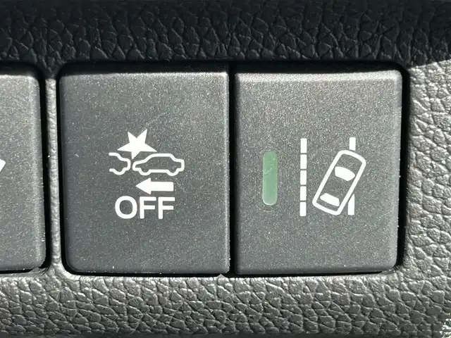 ホンダ フリード ハイブリット クロスター 大阪府 2023(令5)年 1.2万km クリスタルブラックパール 純正ナビ　/・フルセグTV/USB/BT/DVD/ホンダセンシング　/バックカメラ　/前後ドライブレコーダー /ビルトインETC /両側パワースライドドア /D/N席シートヒーター/ハーフレザーシート /LEDヘッド /純正15インチAW /純正フロアマット/カーテンエアバック/スペアキー/保証書・取説