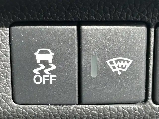 ホンダ フリード ハイブリット クロスター 大阪府 2023(令5)年 1.2万km クリスタルブラックパール 純正ナビ　/・フルセグTV/USB/BT/DVD/ホンダセンシング　/バックカメラ　/前後ドライブレコーダー /ビルトインETC /両側パワースライドドア /D/N席シートヒーター/ハーフレザーシート /LEDヘッド /純正15インチAW /純正フロアマット/カーテンエアバック/スペアキー/保証書・取説