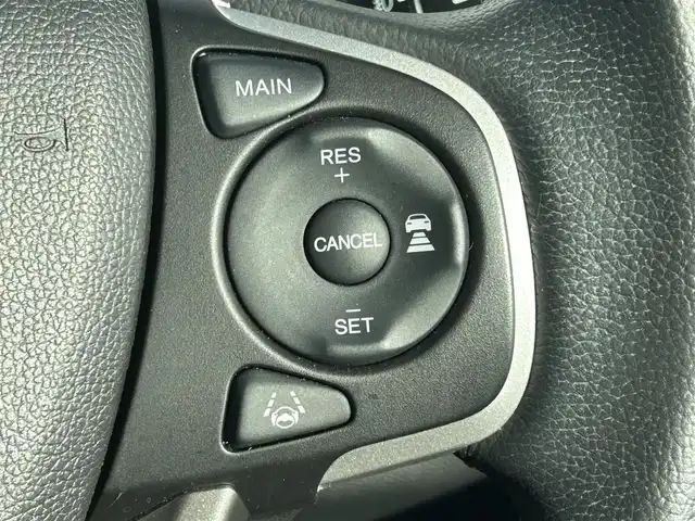 ホンダ フリード ハイブリット クロスター 大阪府 2023(令5)年 1.2万km クリスタルブラックパール 純正ナビ　/・フルセグTV/USB/BT/DVD/ホンダセンシング　/バックカメラ　/前後ドライブレコーダー /ビルトインETC /両側パワースライドドア /D/N席シートヒーター/ハーフレザーシート /LEDヘッド /純正15インチAW /純正フロアマット/カーテンエアバック/スペアキー/保証書・取説