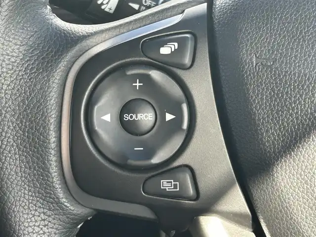 ホンダ フリード ハイブリット クロスター 大阪府 2023(令5)年 1.2万km クリスタルブラックパール 純正ナビ　/・フルセグTV/USB/BT/DVD/ホンダセンシング　/バックカメラ　/前後ドライブレコーダー /ビルトインETC /両側パワースライドドア /D/N席シートヒーター/ハーフレザーシート /LEDヘッド /純正15インチAW /純正フロアマット/カーテンエアバック/スペアキー/保証書・取説