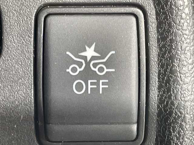 日産 ノート e－パワー X 沖縄県 2016(平28)年 5.6万km ブリリアントシルバー 県外仕入れ　/禁煙車　/純正ナビ[MM316D-W]/（フルセグＴＶ　ＣＤ　ＤＶＤ　Ｂｌｕｅｔｏｏｔｈ）　/アラウンドビューモニター　/デジタルインナーミラー　/前後ドライブレコーダー　/エマージェンシーブレーキ　/車線逸脱警報機能/横滑り防止装置/ETC/スマートキー/ステアリングスイッチ