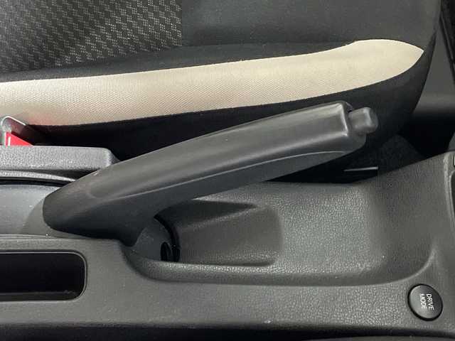 日産 ノート e－パワー X 沖縄県 2016(平28)年 5.6万km ブリリアントシルバー 県外仕入れ　/禁煙車　/純正ナビ[MM316D-W]/（フルセグＴＶ　ＣＤ　ＤＶＤ　Ｂｌｕｅｔｏｏｔｈ）　/アラウンドビューモニター　/デジタルインナーミラー　/前後ドライブレコーダー　/エマージェンシーブレーキ　/車線逸脱警報機能/横滑り防止装置/ETC/スマートキー/ステアリングスイッチ