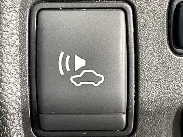 日産 ノート e－パワー X 沖縄県 2016(平28)年 5.6万km ブリリアントシルバー 県外仕入れ　/禁煙車　/純正ナビ[MM316D-W]/（フルセグＴＶ　ＣＤ　ＤＶＤ　Ｂｌｕｅｔｏｏｔｈ）　/アラウンドビューモニター　/デジタルインナーミラー　/前後ドライブレコーダー　/エマージェンシーブレーキ　/車線逸脱警報機能/横滑り防止装置/ETC/スマートキー/ステアリングスイッチ