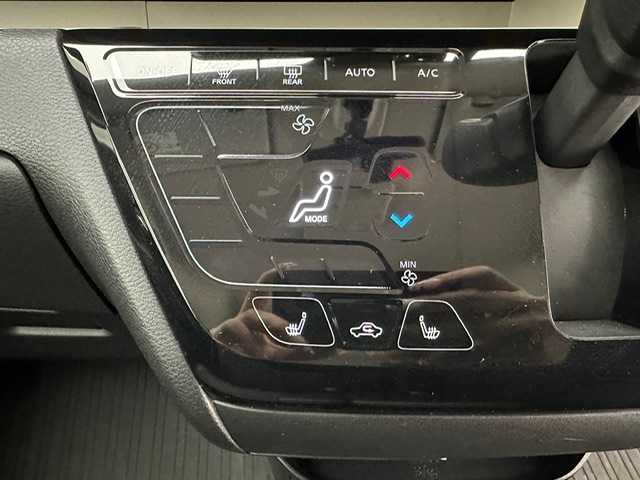 三菱 デリカミニ G プレミアム 兵庫県 2024(令6)年 0.4万km グレー 純正9インチメモリナビ　（MM223D-LM）/（FM/AM、BT、フルセグ）/両側パワースライドドア/マイパイロット/純正ドライブレコーダー/電動格納ミラー/ウィンカーミラー/デジタルインナーミラー/ステアリングヒーター/ハーフレザー/シートヒーター（D/N席）/ルーフレール/電動パーキング/オートブレーキホールド/ACC/LKA/FCM/LDW/踏み間違い防止/オートライト/LEDヘッドライト/LEDフォグランプ/純正フロアマット/プッシュスタート/スマートキー/純正15インチAW