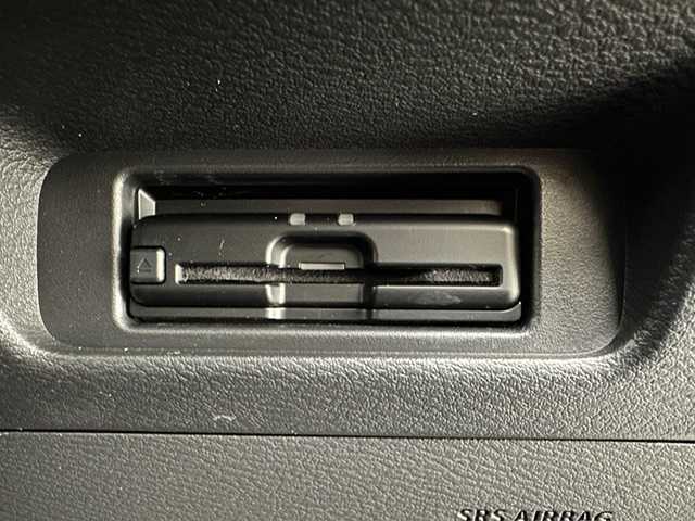 三菱 デリカミニ G プレミアム 兵庫県 2024(令6)年 0.4万km グレー 純正9インチメモリナビ　（MM223D-LM）/（FM/AM、BT、フルセグ）/両側パワースライドドア/マイパイロット/純正ドライブレコーダー/電動格納ミラー/ウィンカーミラー/デジタルインナーミラー/ステアリングヒーター/ハーフレザー/シートヒーター（D/N席）/ルーフレール/電動パーキング/オートブレーキホールド/ACC/LKA/FCM/LDW/踏み間違い防止/オートライト/LEDヘッドライト/LEDフォグランプ/純正フロアマット/プッシュスタート/スマートキー/純正15インチAW