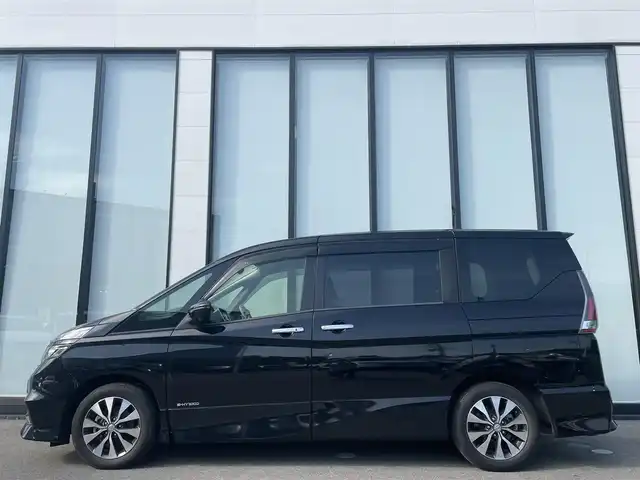 日産 セレナ ハイウェイスター 大阪府 2019(平31)年 3.9万km ダイヤモンドブラック 純正ナビ/・Bluetooth/・フルセグTV/・CD/DVD/アラウンドビューモニター/純正フリップダウンモニター/ETC/前方ドライブレコーダー/革巻きステアリング/ステアリングスイッチ/両側パワースライドドア/電動格納ミラー/シートリフター/LEDヘッドライト/フォグライト/スマートキー/プッシュスタート/エマージェンシーブレーキ/速度、道路標識表示/駐車支援/ふらつき警報