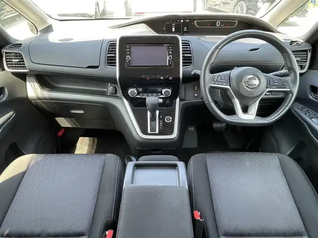 日産 セレナ ハイウェイスター 大阪府 2019(平31)年 3.9万km ダイヤモンドブラック 純正ナビ/・Bluetooth/・フルセグTV/・CD/DVD/アラウンドビューモニター/純正フリップダウンモニター/ETC/前方ドライブレコーダー/革巻きステアリング/ステアリングスイッチ/両側パワースライドドア/電動格納ミラー/シートリフター/LEDヘッドライト/フォグライト/スマートキー/プッシュスタート/エマージェンシーブレーキ/速度、道路標識表示/駐車支援/ふらつき警報