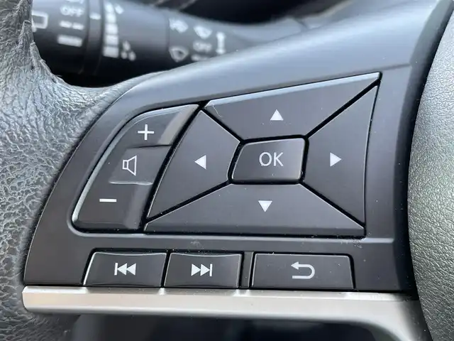 日産 セレナ ハイウェイスター 大阪府 2019(平31)年 3.9万km ダイヤモンドブラック 純正ナビ/・Bluetooth/・フルセグTV/・CD/DVD/アラウンドビューモニター/純正フリップダウンモニター/ETC/前方ドライブレコーダー/革巻きステアリング/ステアリングスイッチ/両側パワースライドドア/電動格納ミラー/シートリフター/LEDヘッドライト/フォグライト/スマートキー/プッシュスタート/エマージェンシーブレーキ/速度、道路標識表示/駐車支援/ふらつき警報