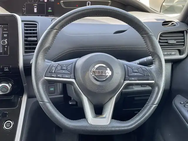 日産 セレナ ハイウェイスター 大阪府 2019(平31)年 3.9万km ダイヤモンドブラック 純正ナビ/・Bluetooth/・フルセグTV/・CD/DVD/アラウンドビューモニター/純正フリップダウンモニター/ETC/前方ドライブレコーダー/革巻きステアリング/ステアリングスイッチ/両側パワースライドドア/電動格納ミラー/シートリフター/LEDヘッドライト/フォグライト/スマートキー/プッシュスタート/エマージェンシーブレーキ/速度、道路標識表示/駐車支援/ふらつき警報